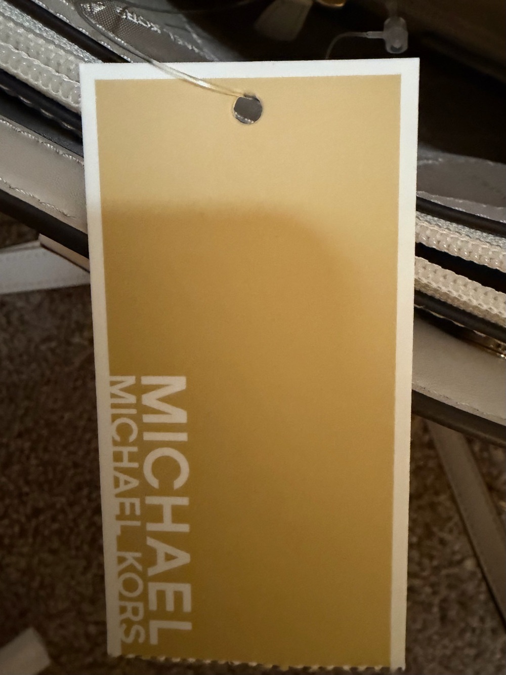 Michael Kors Sheila Bag LT Cream Large- NWT - Picture 4 of 11